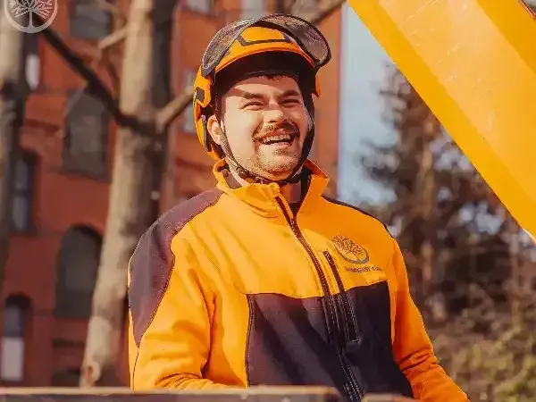 Baumdienst Berlin Unsere Helden Leo Bei Der Arbeit