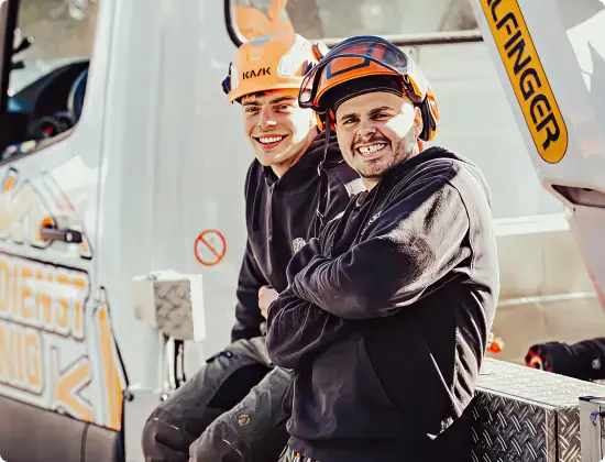 Baumdienst Koenig Beste Baumdienst Lachende Mitarbeiter